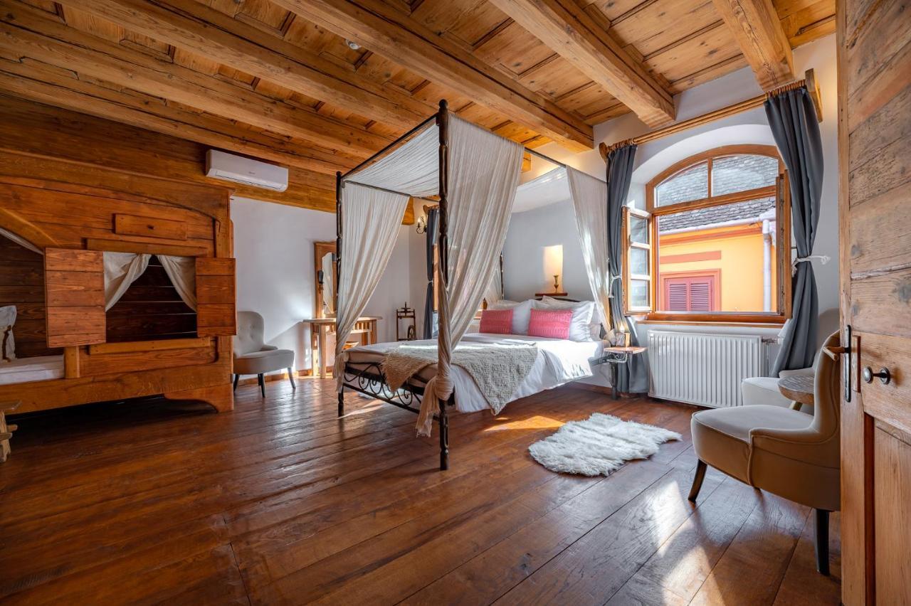 Boutique Hotel Von Graf シギショアラ エクステリア 写真